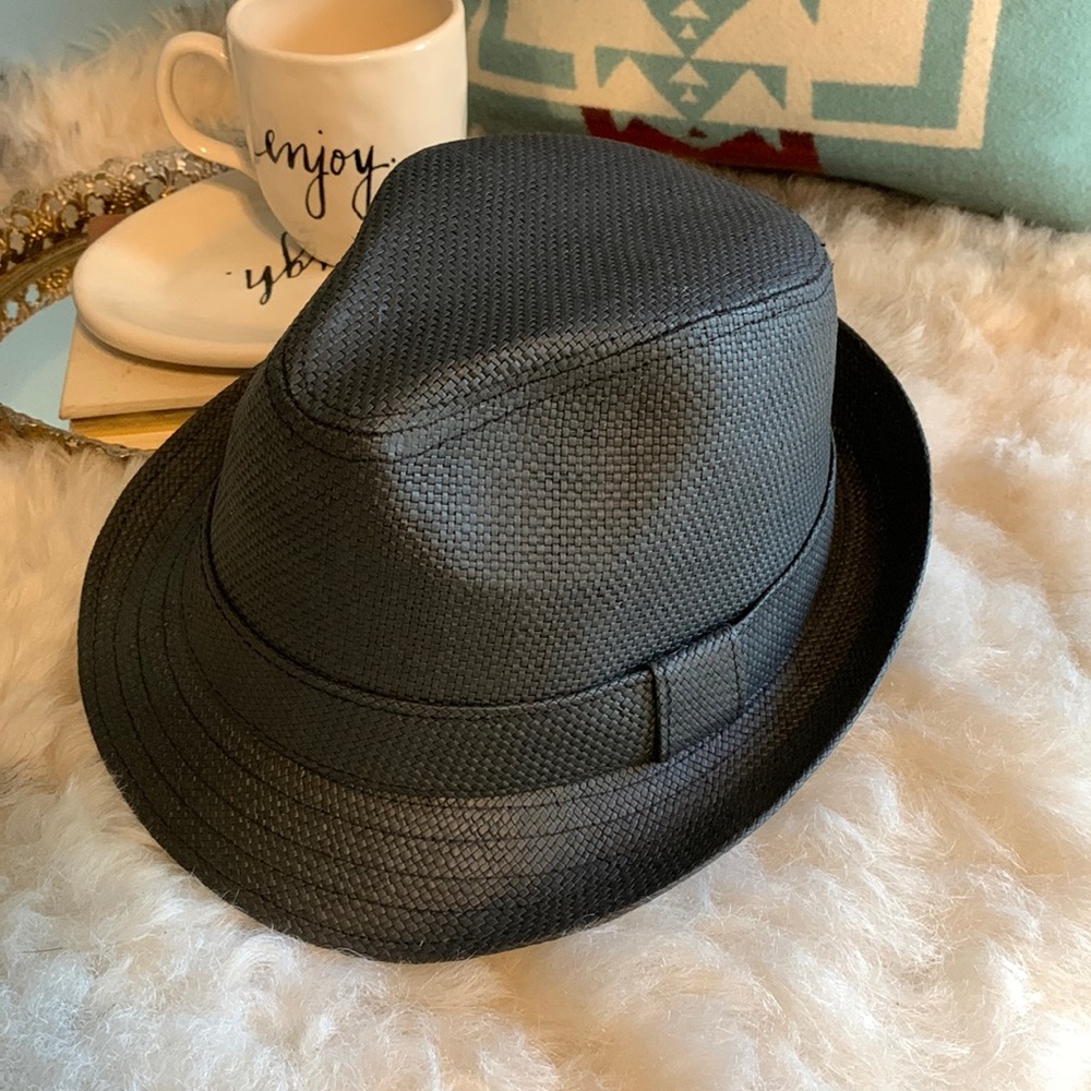 New black all season fedora style hat. classic mens hat can be worn by anyone